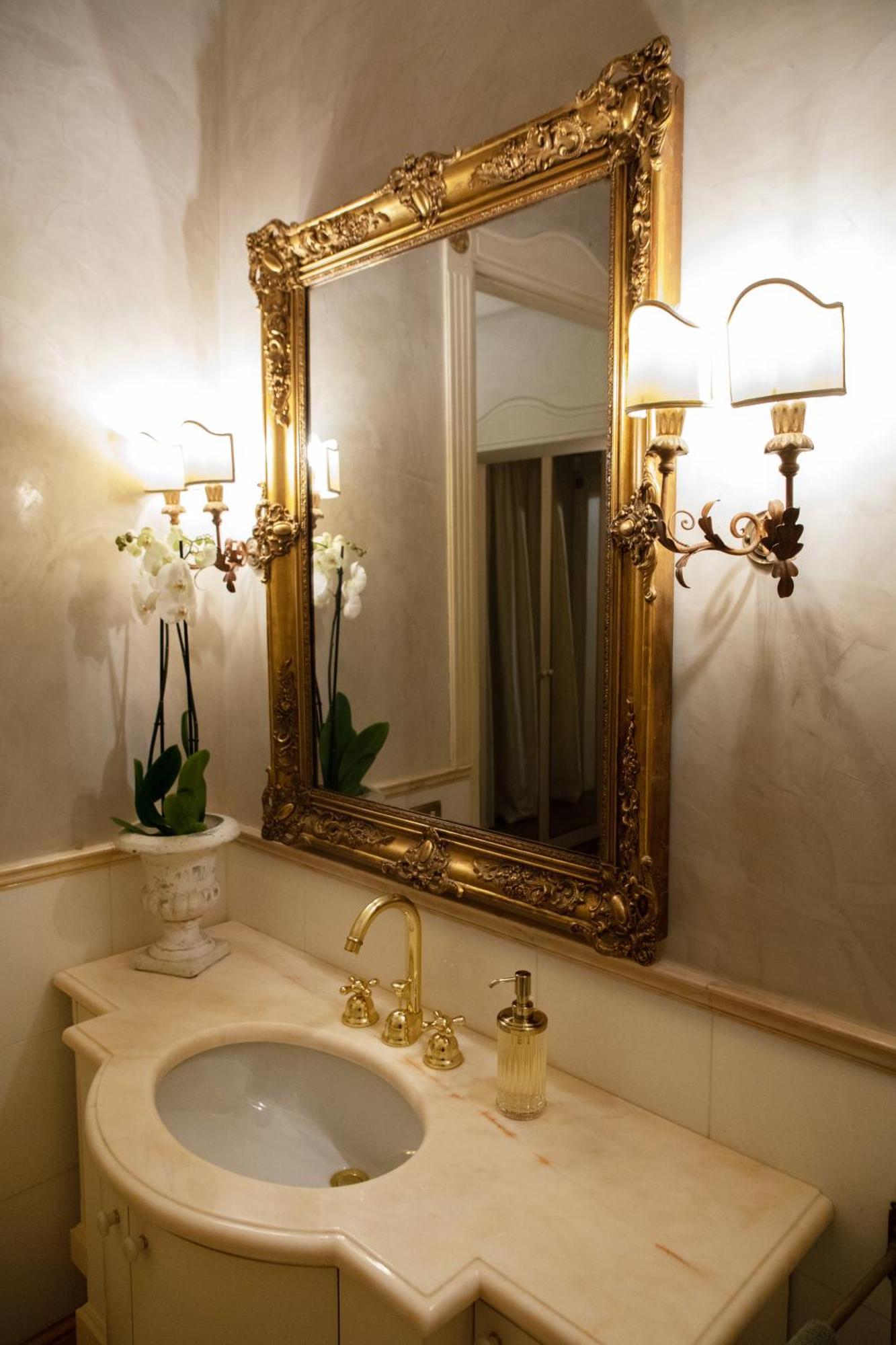 Bed and Breakfast Domus Tua Модена Экстерьер фото
